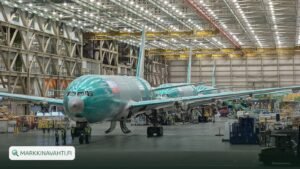 Boeing 777X -runkoja Everettin tehtaan kokoonpanolinjalla